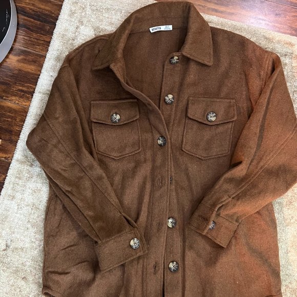 Shacket - Picture 6 of 6